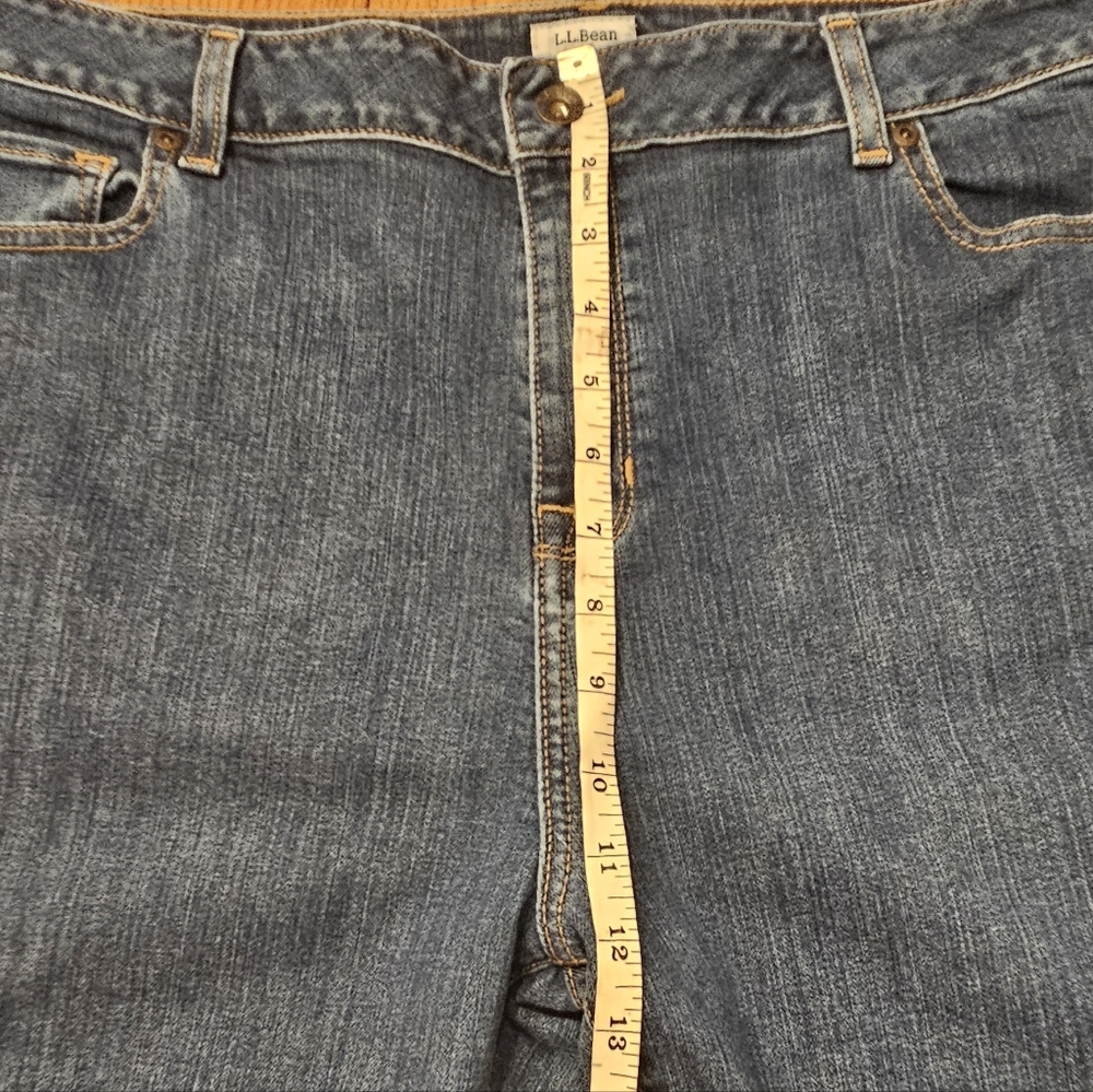 L.L. Bean Straight Leg Blue Jeans Size 18 Petite EUC - Picture 5 of 10